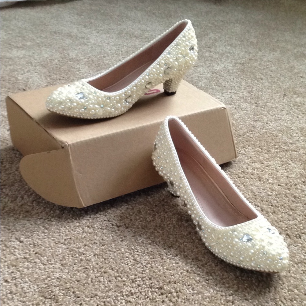 GORGEOUS pearl encrusted pumps